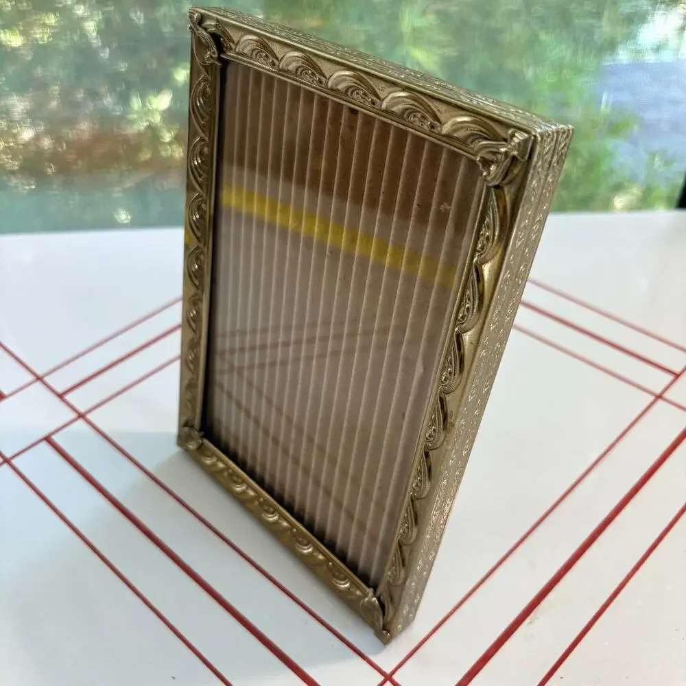 Vintage Gold Tone 5x7 Picture Frame Ornate Floral Tabletop Photo Frame.